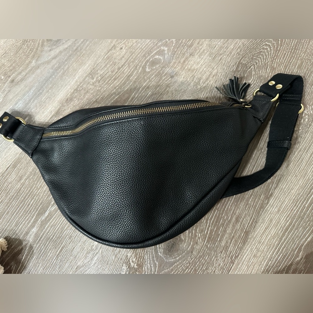 Andar Tatum in Black Togo